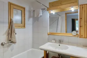 Chalet Allières Walk to Grands Montets | Sleeps 10 - Image 2