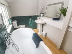 BELMONT, family friendly, country holiday cottage in Newlyn - Image 3