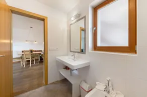 Holiday Apartment 'Obertrisaierhof' with Mountain View, Shared Garden and Wi-Fi - Image 4