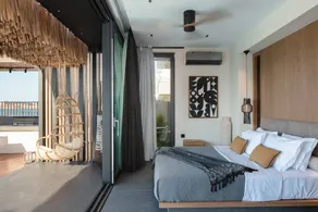 Luxury Beachside Living, a Step Away from Beach! - Image 4