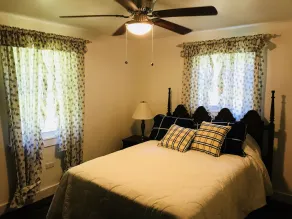 Quiet Blue Ridge Mountain Cottage - Image 5