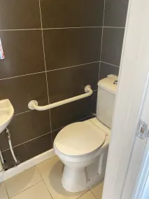 2 en-suite bedrooms Flat  in Kidlington ,oxford - Image 3