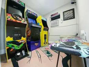 Unique Miami Art Escape w/ HotTub, Arcade & Murals - Image 3