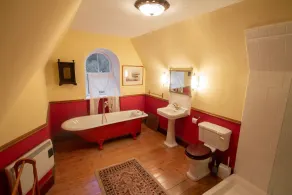 Large 11 bedroom, Scottish Highland Lodge Sleeping 18 - Image 3