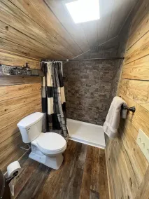 Rustic Tobacco Barn Cabin in the heart of Yadkin Valley Wine Country - Image 3