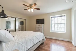 Furnished Private home in Aurora sleeps 9 guests - Image 5