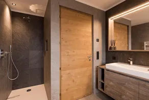 Apartamento 'Obergasserhof Gipfelstürmer' con vistas a la montaña, jardín y wifi - Image 5