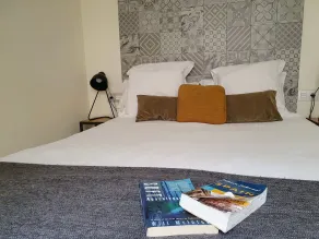 Very spacious and comfortable apartment. Private patio and sundeck with views - Image 2
