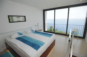 Luxury apartment, fantastic views, directly on the sea, pool, free Wi-Fi - Image 3