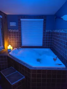 Up North Retreat - hot tub - pool table -arcade- sandy oasis- fire pits - Image 3