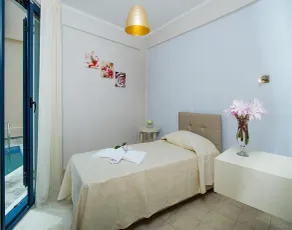 Panormo Seaside Holiday Home - Image 2