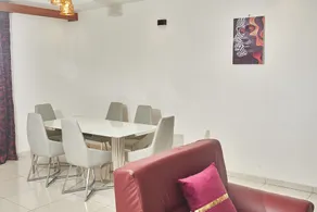 Luxe Guest House - Image 3