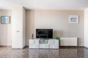 Modern flat with sea views in Valencia. - Image 2