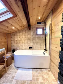 Chalet 'Mouflon - Vue Lac Imprenable' avec terrasse privée et balcon - Image 4