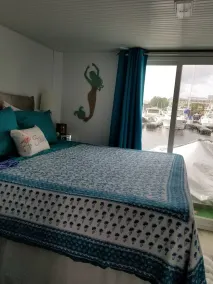 Charlestown Houseboat Walk to attractions Be rocked to sleep - Image 3