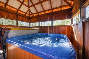 Robin’s Nest – Cozy Broken Bow Cabin with Private Hot Tub - Image 2