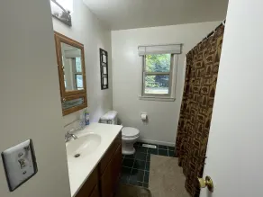 Cabin with Private Lake Access - Image 2
