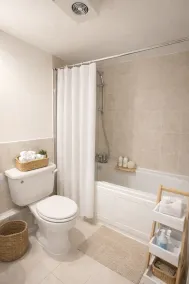 The Kensington Lovely Elegant Executive Residence - Image 2