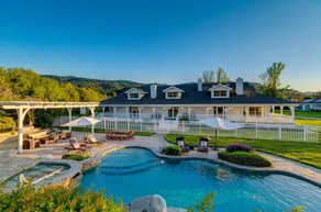 Ojai’s Modern Luxury Farmhouse Retreat on 10acres -Yoga Studio -hosts 16+ - Image 4