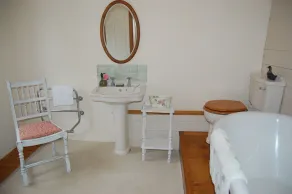 The Longhouse Sleeps 7 (3 Bedrooms) - Image 2