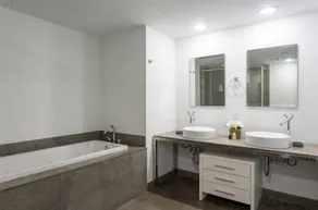 ** W ICON BRICKELL-LUXURY UNIT- FREE SPA** - Image 3