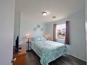 \"SeaQuest East\" -2nd Row Pet Friendly Duplex, 4 Bedrooms / 3 Bathrooms - Image 4