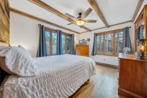 Lakeside Lodge - Lakefront home with private dock & hot tub - Image 5
