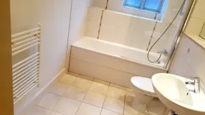 Premier Apartments - Image 3