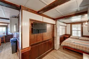 Historic suite with a private hot tub! - Image 5
