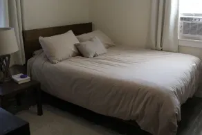 Cozy 2 bedroom home, Fast WIFI, Free Parking, BBQ - Image 5