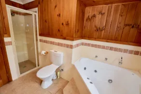 Santosha Glade | Designer Zen Cedar Home, 3 Bedroom, 2 Bathroom, Spa Bath, Central Heating, Gas Fireplace, Deck, BBQ - Image 3