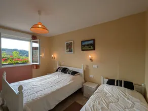 Mountain cottage with fireplace, wifi, and lovely grounds - Image 4