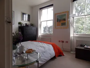 Bright flat close to Kentish Town station. Fully equipped Quiet rd off high st - Image 5