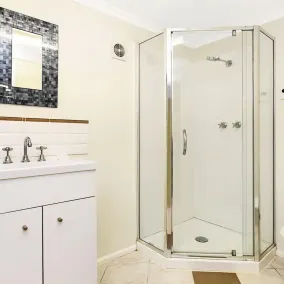 Comfort + privacy near magical Second Valley beach. Great for families. - Image 4