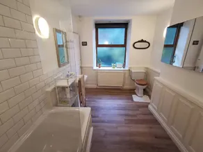 Character cottage with garden - Central Buxton - Image 3