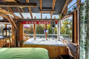 Off-Grid Glass Barn with Mountain View, Tub, Fan & Wi-fi - Image 4