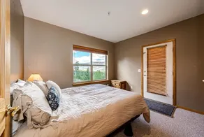 97A Exceptional Views, 4 BR, Central Location - Image 5