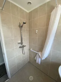 Luksus på et niveau, fuldt renoveret, splinternyt! - Image 3