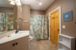 Steps from the Beach - Spacious Condo with Amenities - Image 4