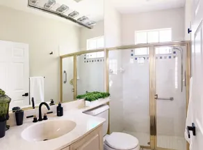 Luxurious Home in University Park Country Club. Min stay requirement 90 days. - Image 3