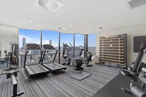Cosy 1-Bed with River Views, Pool, Gym  BBQ - Image 2