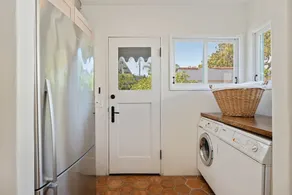 Charmant chalet en Californie dans un endroit idéal pour marcher dans le centre-ville de SB! - Image 2