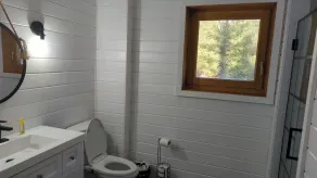 Kawartha Lakes Waterfront Cottage - Sleeps 16 - Image 5