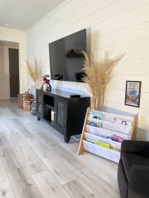 Cozy Family-Friendly home w/ spacious backyard & firepit - Image 2