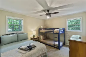 Waterfront Lake Cabin! PRIVATE Dock, 12 Mins to Hartwell! 1 mile to boat launch - Image 5