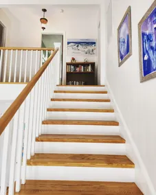 Comfortable, bright and sunny home - just steps away from the beach access. - Image 2