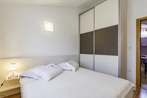 Apartment in a quiet location - Image 3
