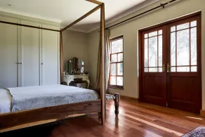 Magnificent luxury home, ideal for work or leisure. ALL Amenities Included. - Image 5