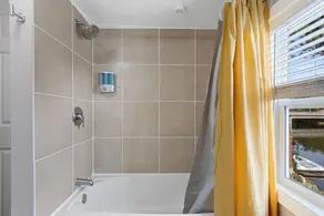 Lazy River Villa - Hottub! Fenced Yard! Sleeps 13! - Image 4