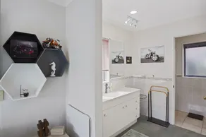 Fantails Roost - Bowentown Holiday Home - Image 2